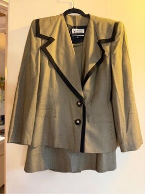 Vintage Women's Black-Trim houndstooth suit